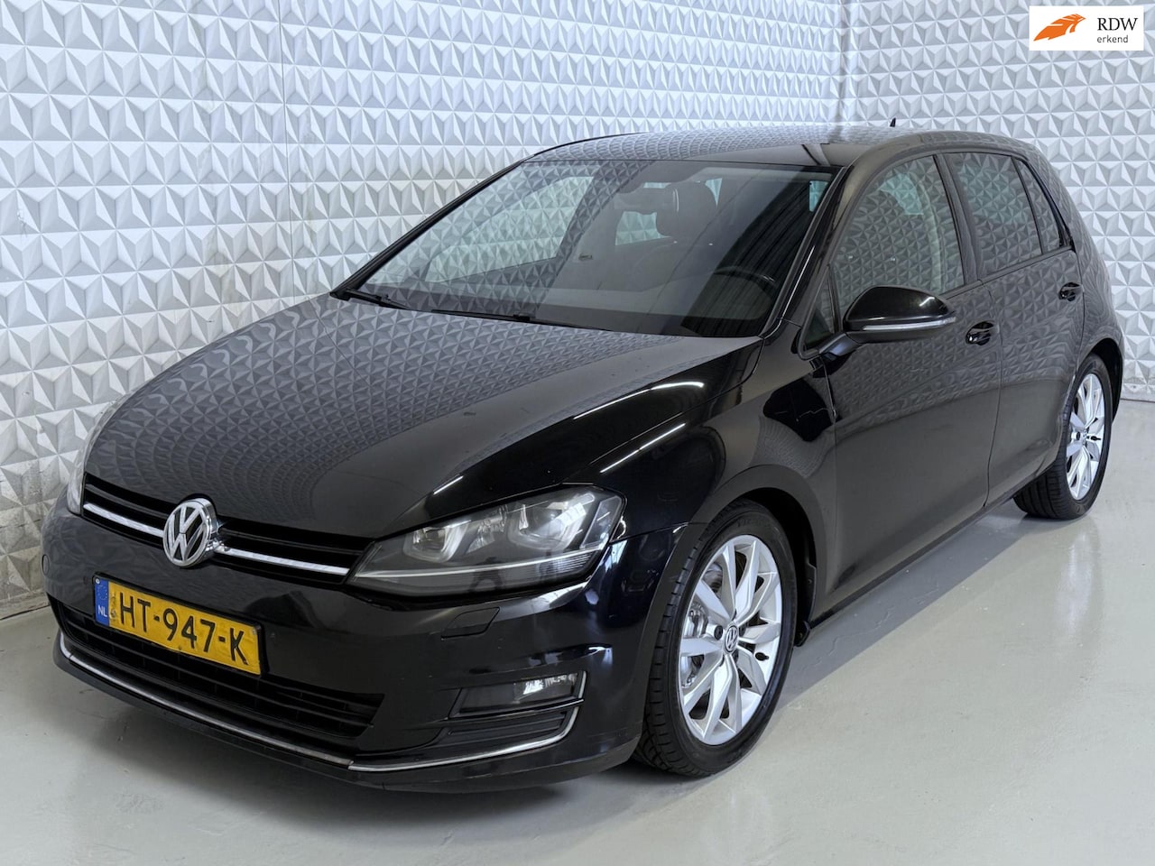 Volkswagen Golf - 2.0 TDI 110KW Highline * EX BPM * (2015) - AutoWereld.nl