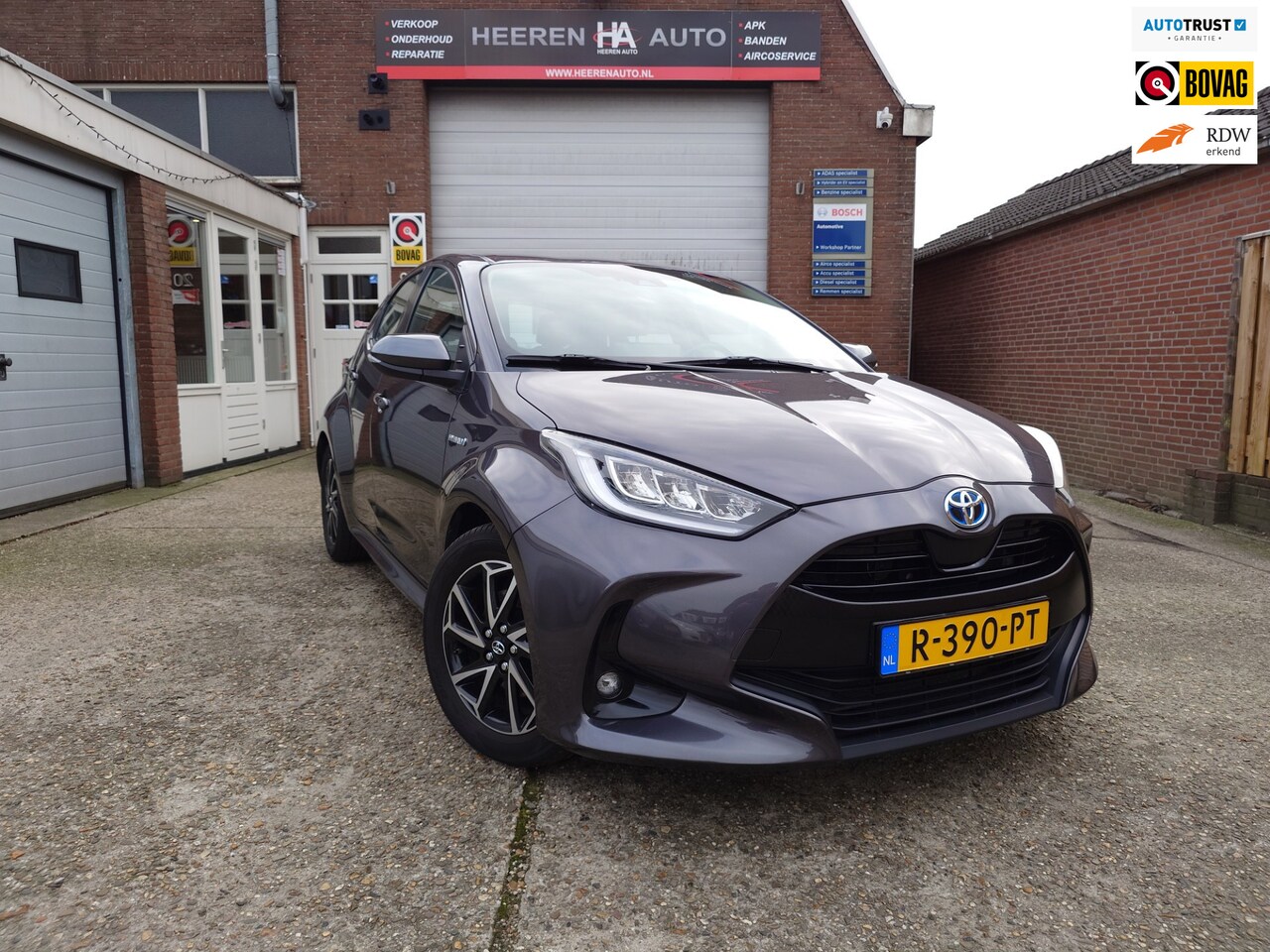 Toyota Yaris - 1.5 Hybrid Dynamic 1.5 Hybrid Dynamic, Dealer onderhouden, Camera, Stoelverwarming - AutoWereld.nl