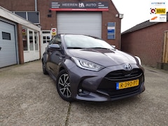 Toyota Yaris - 1.5 Hybrid Dynamic, Dealer onderhouden, Camera, Stoelverwarming