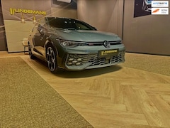 Volkswagen Golf - • GTI • Automaat • Dealeronderhouden • BTW • 2024 • Panorama Dak •