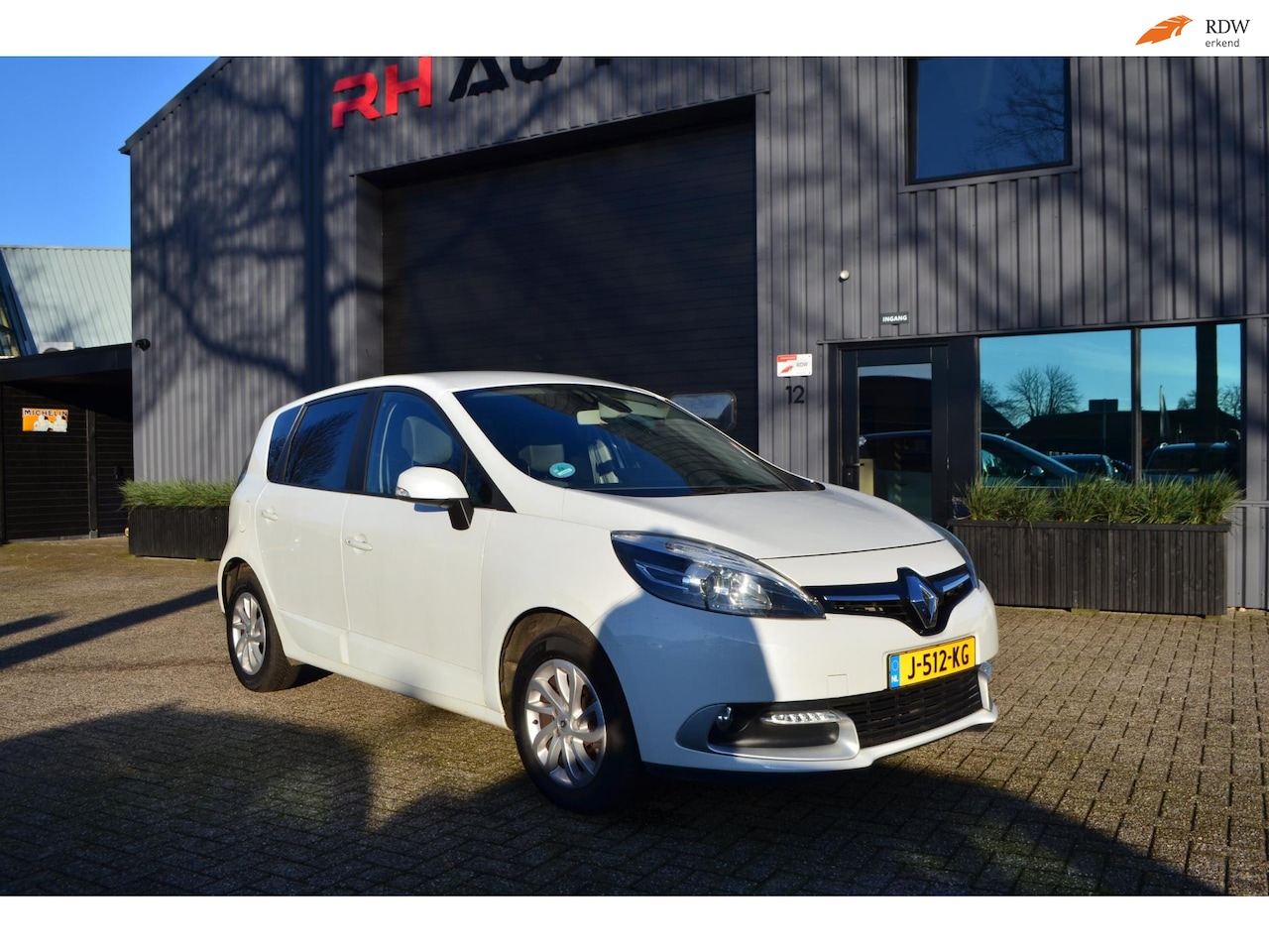 Renault Scénic - 1.2 TCe R-Cinéma | Trekhaak | Navi | Clima | Dealer onderhouden - AutoWereld.nl