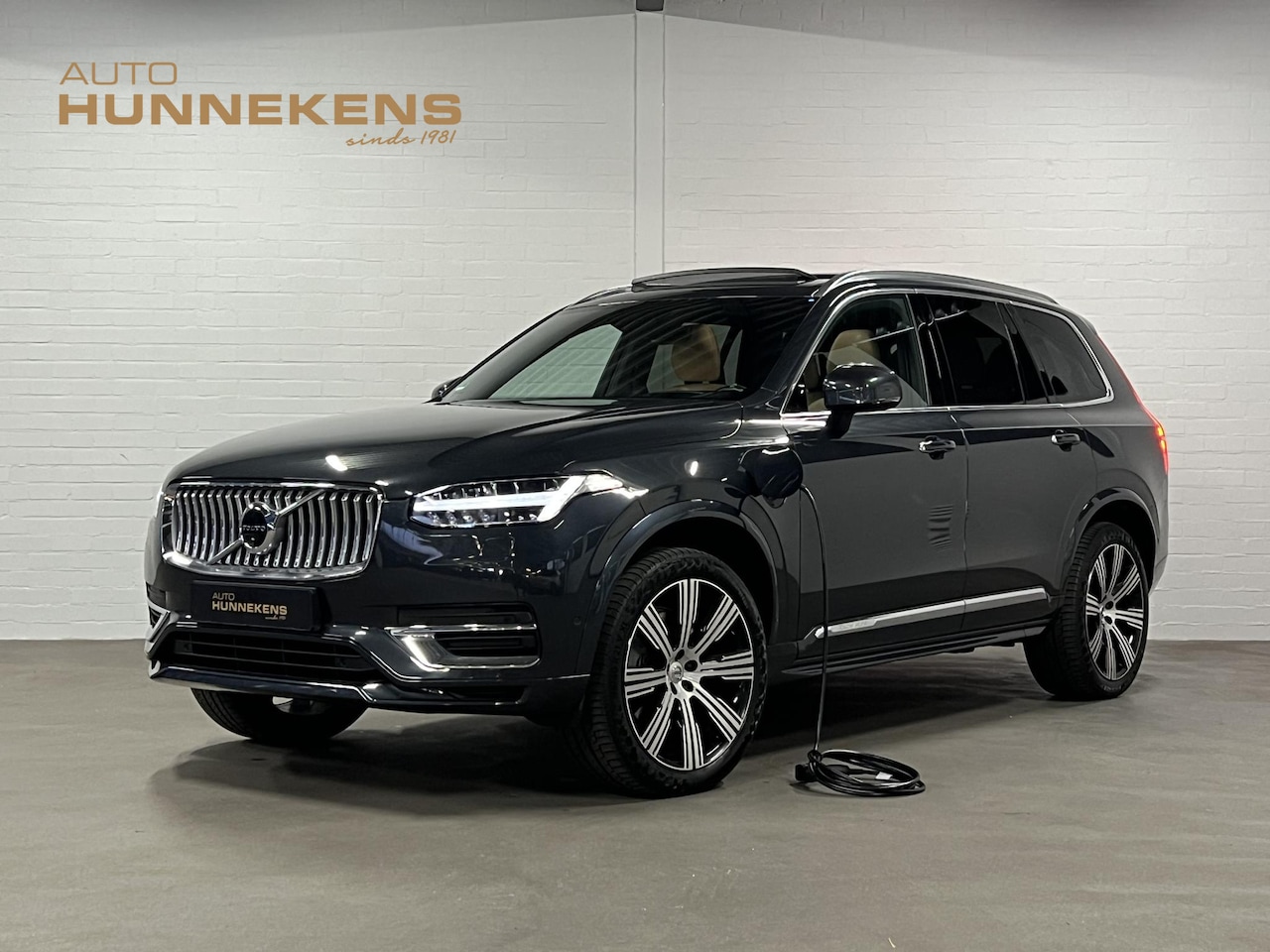 Volvo XC90 - 2.0 T8 Recharge AWD Inscription Luchtvering | Stoel ventilatie | Open dak | Trekhaak | 360 - AutoWereld.nl