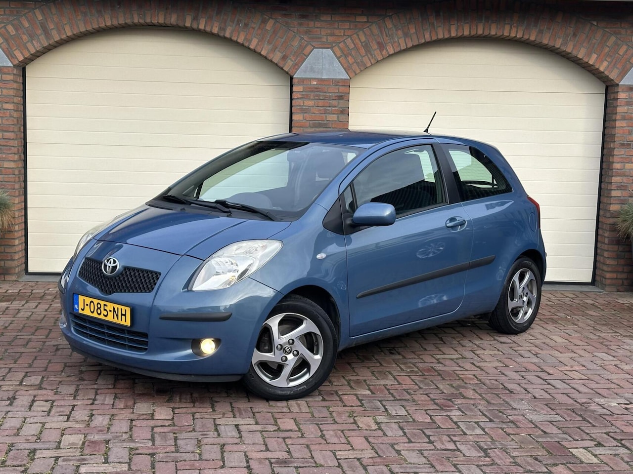 Toyota Yaris - 1.3 VVTi Luna Automaat Airco 75.000KM! - AutoWereld.nl