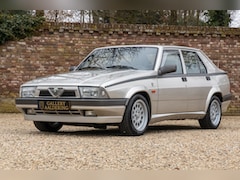 Alfa Romeo 75 - 2.0 Twin Spark "In collectible condition" Livery in "Bianco Argento" with the gray velour