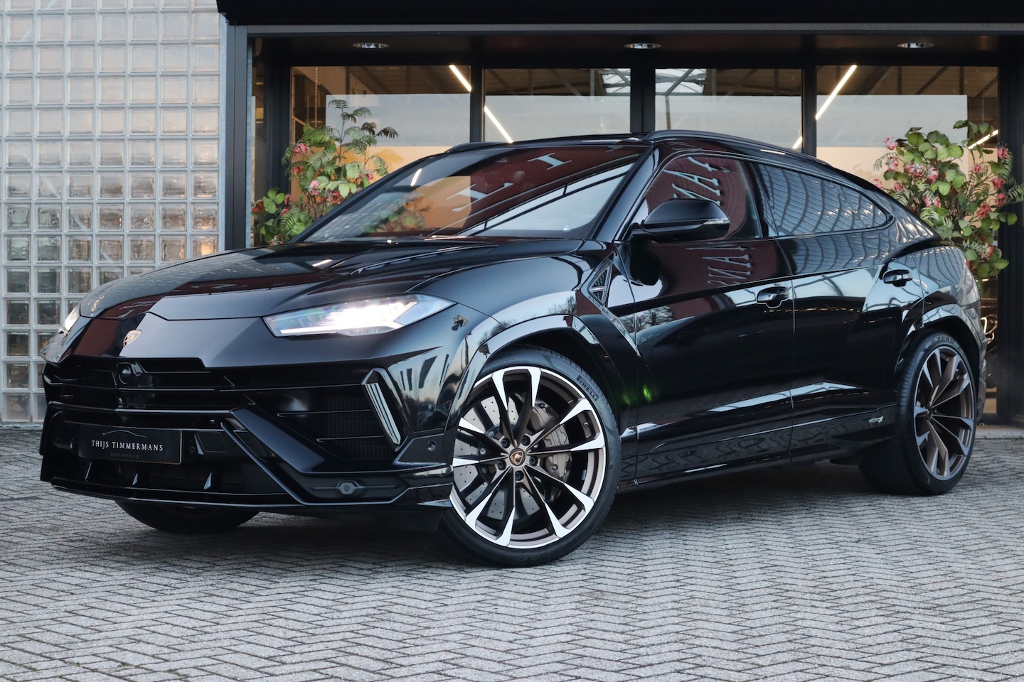 Lamborghini Urus - S | Akrapovic uitlaat, Keramisch, Carbon interieur, Bang&Olufsen, Massage, Carbon in/exter - AutoWereld.nl