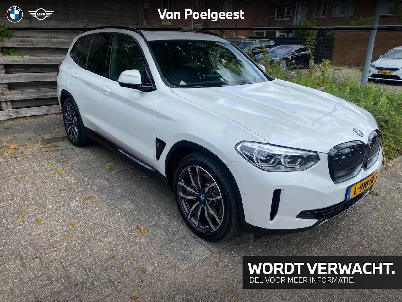 BMW iX3 - High Executive 80 kWh Schuifdak | M Sport wielen | Leder | Harman Kardon - AutoWereld.nl