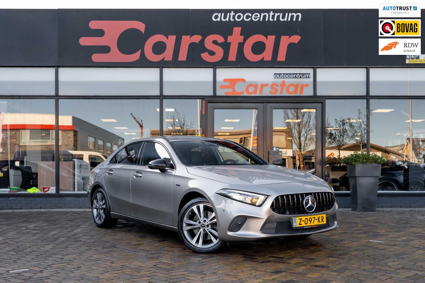 Mercedes-Benz A-klasse - 250 e Premium Plus|HEADUP|CAM|PDC - AutoWereld.nl
