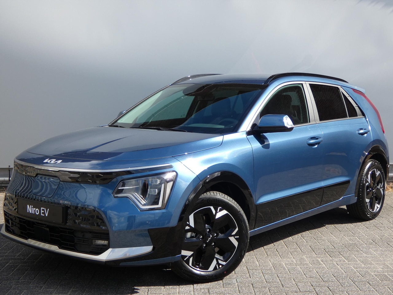 Kia e-Niro - 64,8 kWh 204pk Aut Limited Edition / UIT VOORRAAD IN DIVERSE KLEUREN - AutoWereld.nl