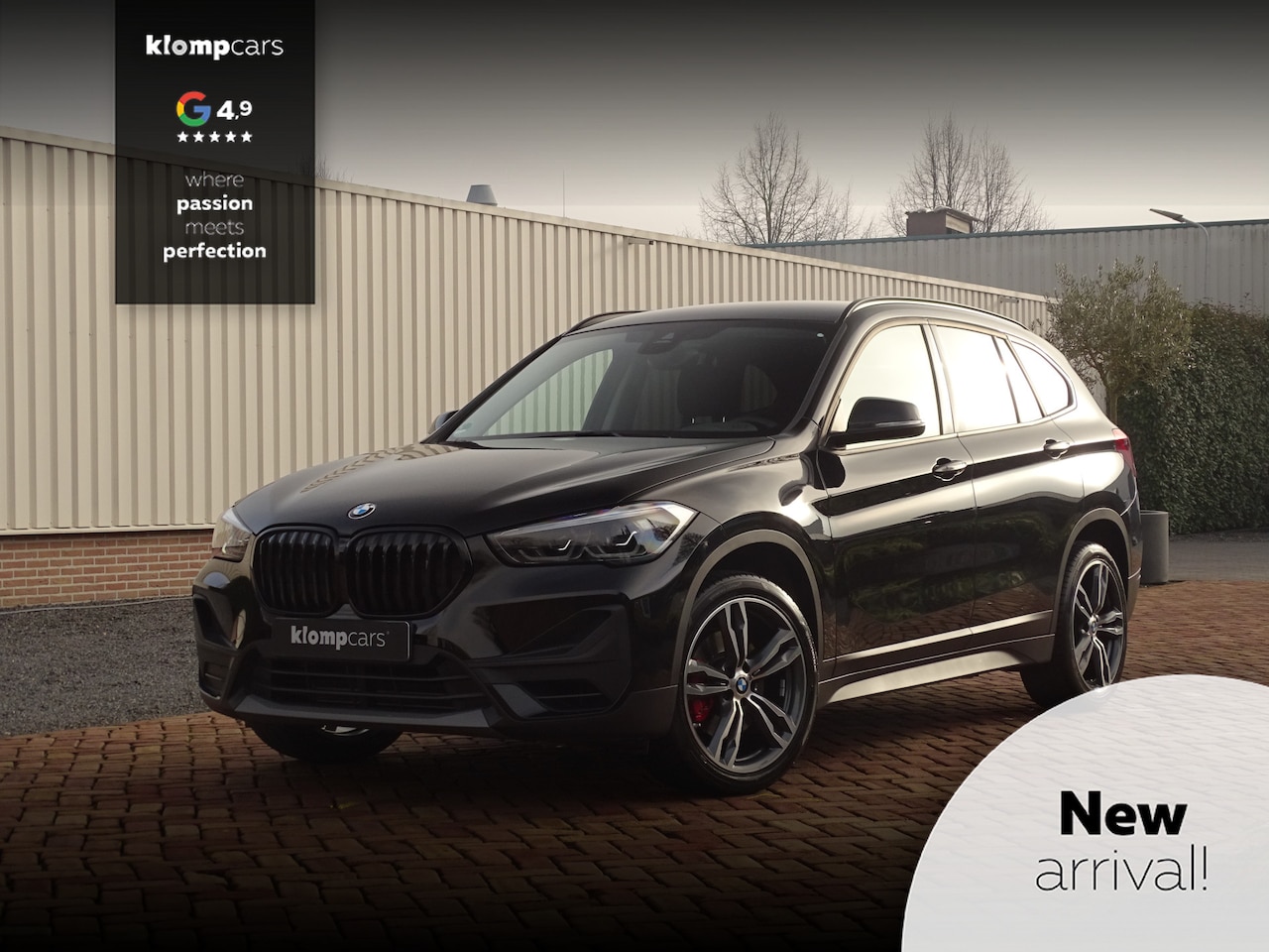 BMW X1 - sDrive20i Sportif | All-Black | Uniek | Custom | 19 inch | Nav - AutoWereld.nl