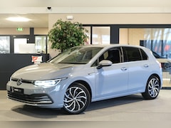 Volkswagen Golf - 8 1.5 TSI Style 130PK IQ Led Cam Navi ACC Alcantara