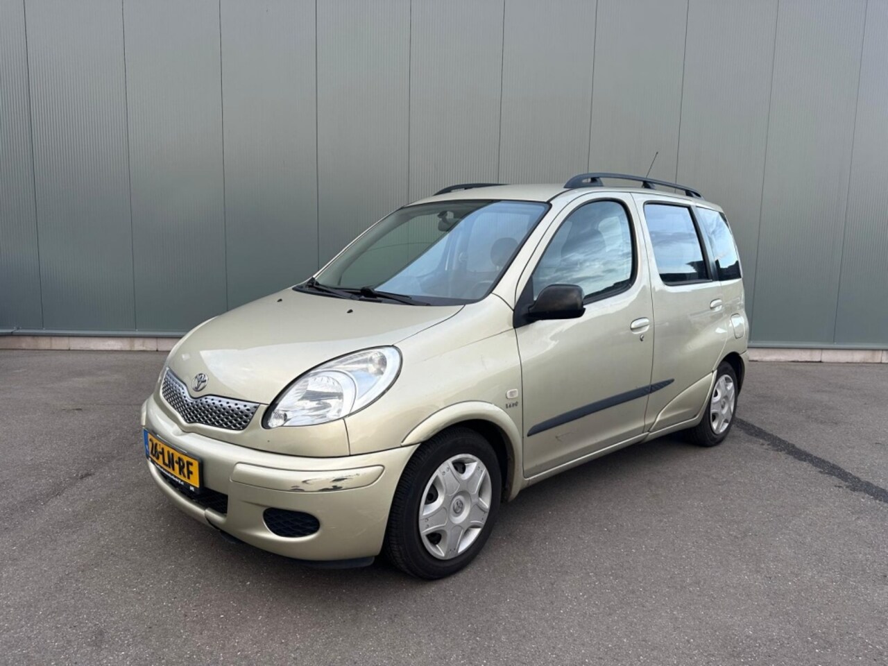 TOYOTA YARIS VERSO