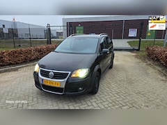 Volkswagen Touran Cross - 1.4 TSI DSG 7 PERS CARPLAY LEDER CAMERA VOL