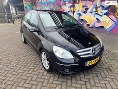Mercedes-Benz B-klasse - 200 sport velgen airco half leer apk Jan 2027 rijd heerlijk fijne hogere instap