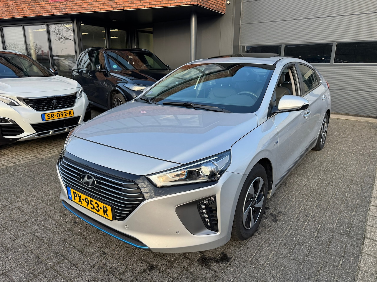 Hyundai IONIQ - 1.6 GDi LEDER XENON DAK CAMERA STOELVERW VOL VOL VOL - AutoWereld.nl