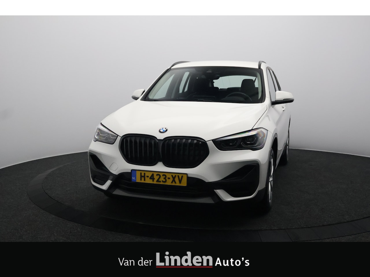 BMW X1 - sDrive18i Executive Edition | Trekhaak | Head-up Display | Led | DAB - AutoWereld.nl