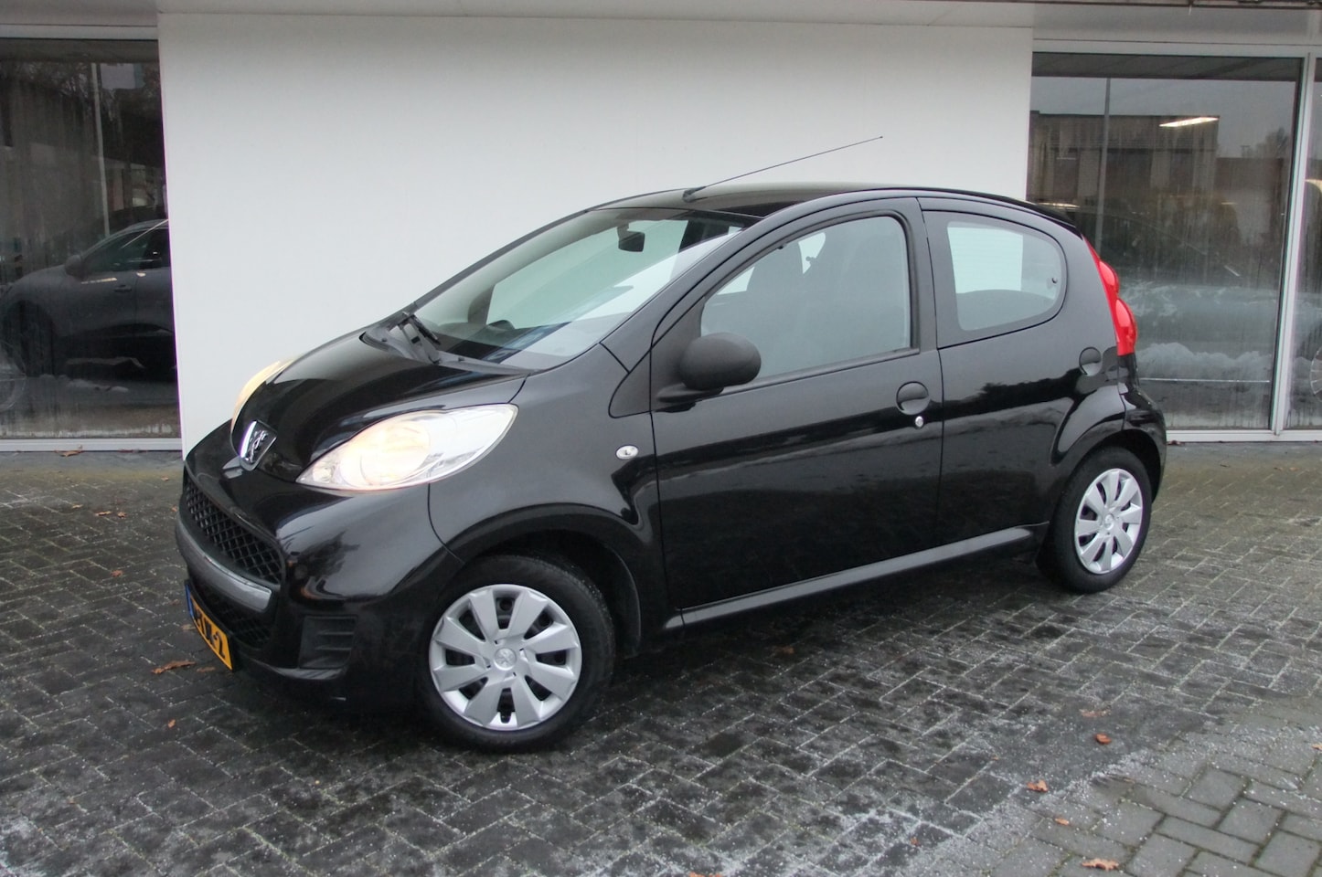 Peugeot 107 - 1.0-12V XR/ Airco / 1ste eigenaar/ 57.000km/ Trekhaak - AutoWereld.nl