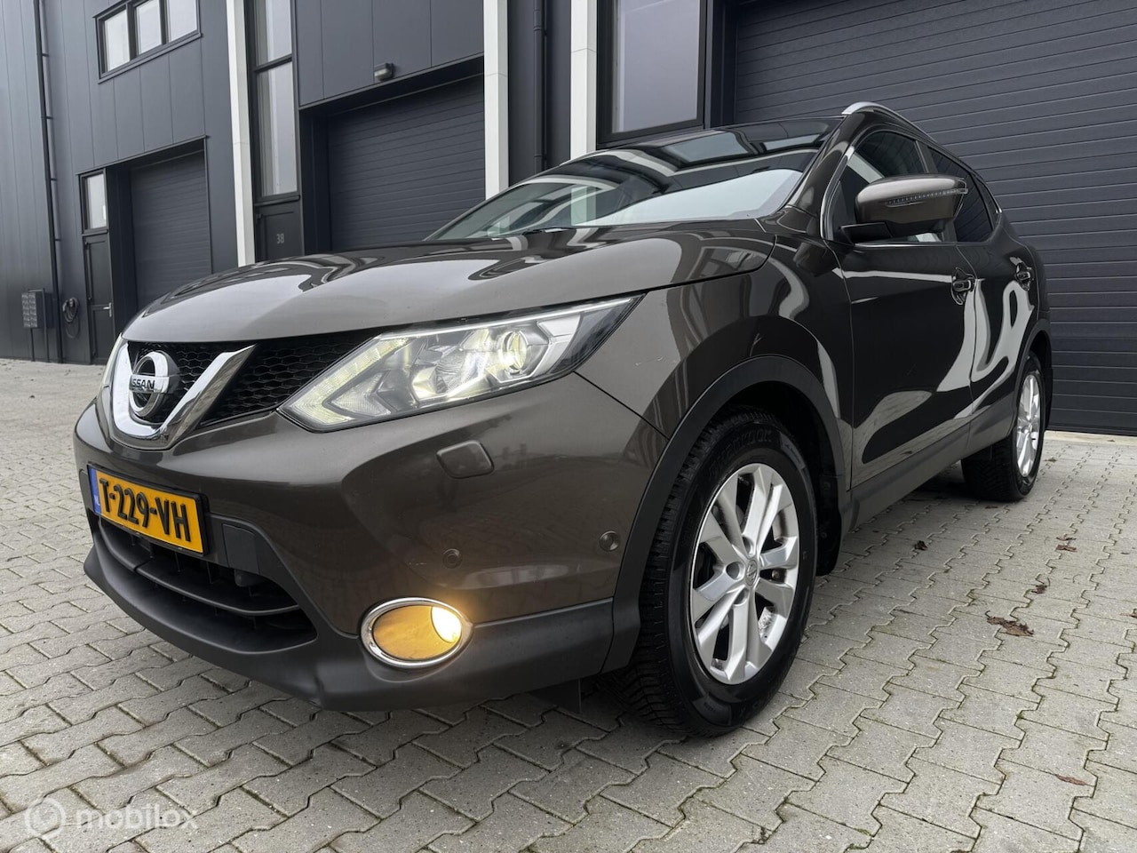 Nissan Qashqai - 1.2 Tekna(lees tekst) - AutoWereld.nl