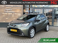 Toyota Aygo X - 1.0 VVT-i MT First | Stoelverwarming | Achteruitrijcamera |