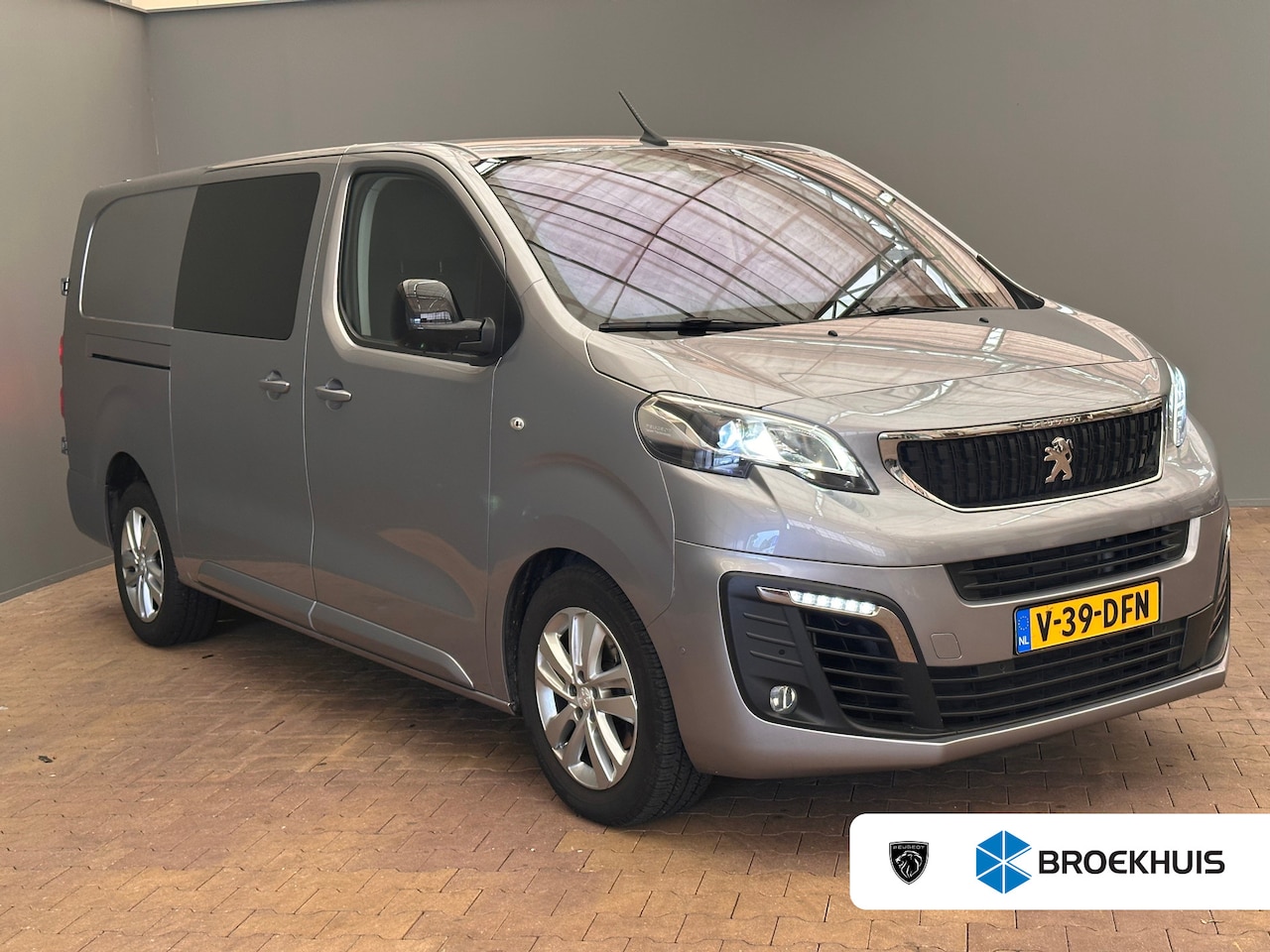 Peugeot Expert - 2.0 BlueHDI 180 S&S DC | Achterdeuren met ruiten | Alarm klasse 1(startblokkering) | Armst - AutoWereld.nl