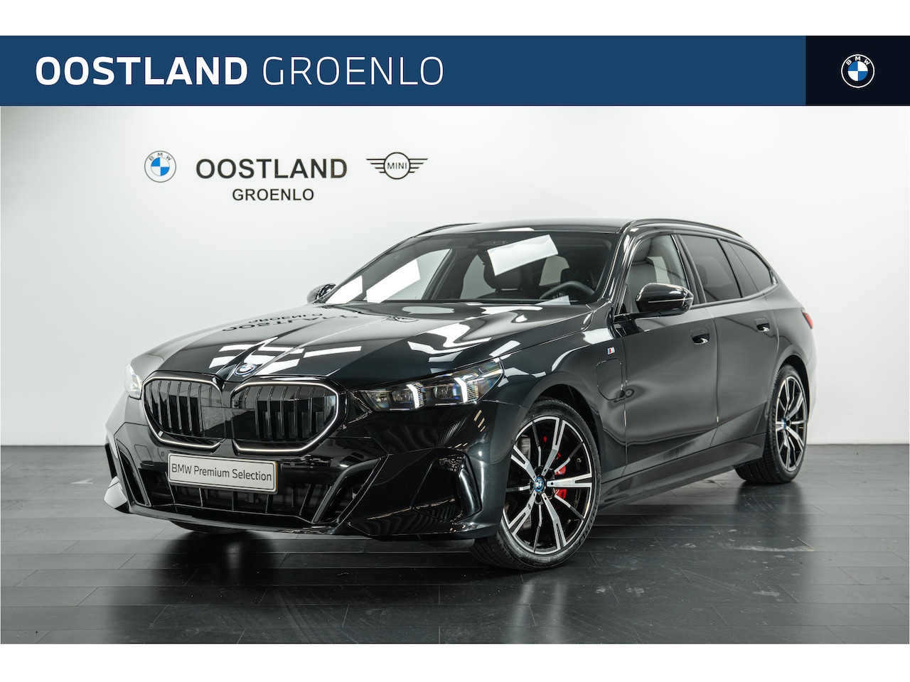 BMW 5-serie Touring - 550e xDrive M Sport Automaat / Adaptief onderstel professional / Stoelventilatie / Comfort - AutoWereld.nl