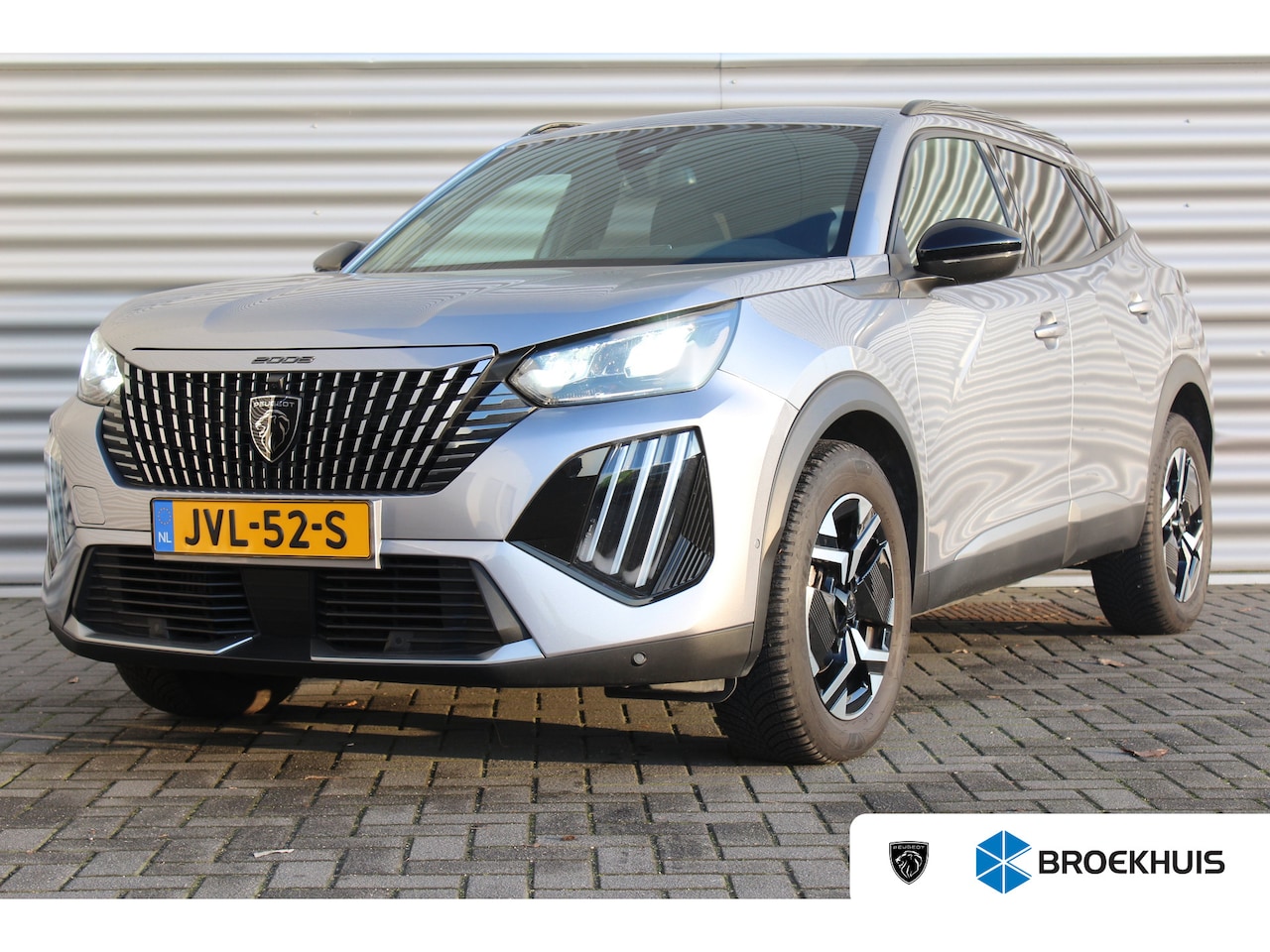 Peugeot 2008 - 1.2 PURETECH 100PK ALLURE PACK / NAVI / LEDER / CLIMA / LED / PDC / 17" LMV / CAMERA / WIN - AutoWereld.nl