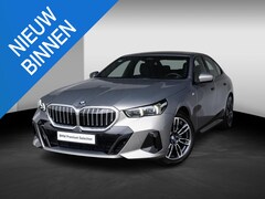 BMW 5-serie - Sedan 520i | M Sportpakket | Achteruitrijcamera | Adaptieve LED | Stoelverwarming | PDC |