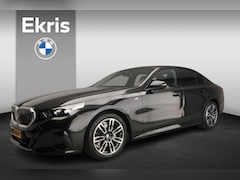 BMW 5-serie - Sedan 520i | M-Sportpakket | Leder | Navigatie | Sportstoelen | Stoelverwarming | DAB | Ha