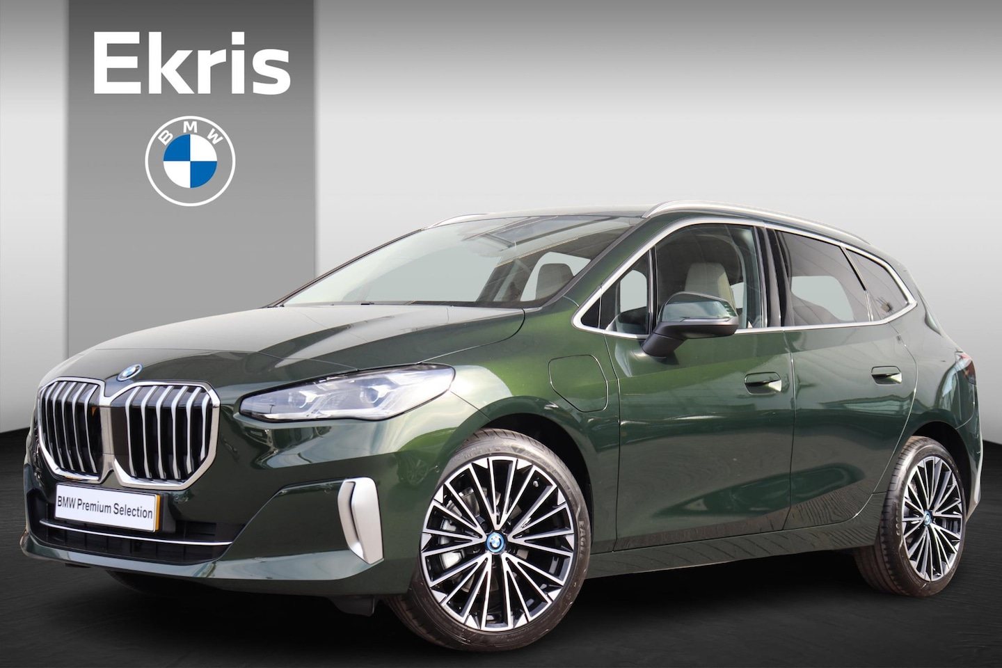 BMW 2-serie Active Tourer - 225e xDrive Premium Pack/ Comfort Pack/ Travel Pack/ Panoramadak/  Verwarmd Stuurwiel/ Com - AutoWereld.nl