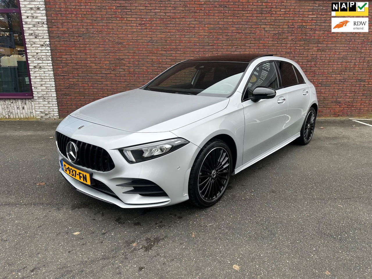 Mercedes-Benz A-klasse - 250 e AMG Line*Ambient Light*Widescreen*Pano-Dak*Lane - AutoWereld.nl