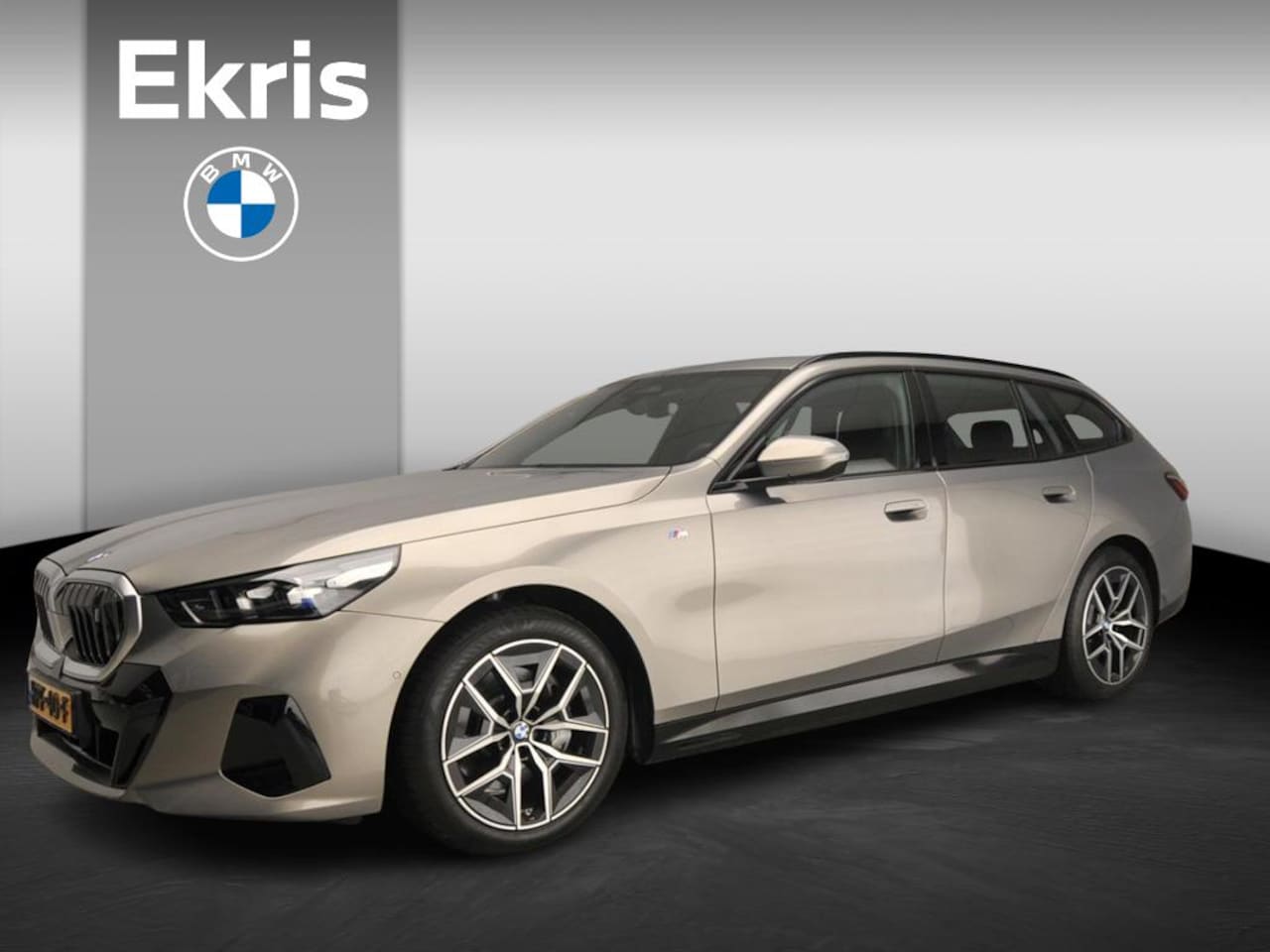 BMW i5 Touring - xDrive40 | M-Sportpakket | LED | Navigatie | Active cruise | Sportstoelen | Elektr. zetels - AutoWereld.nl