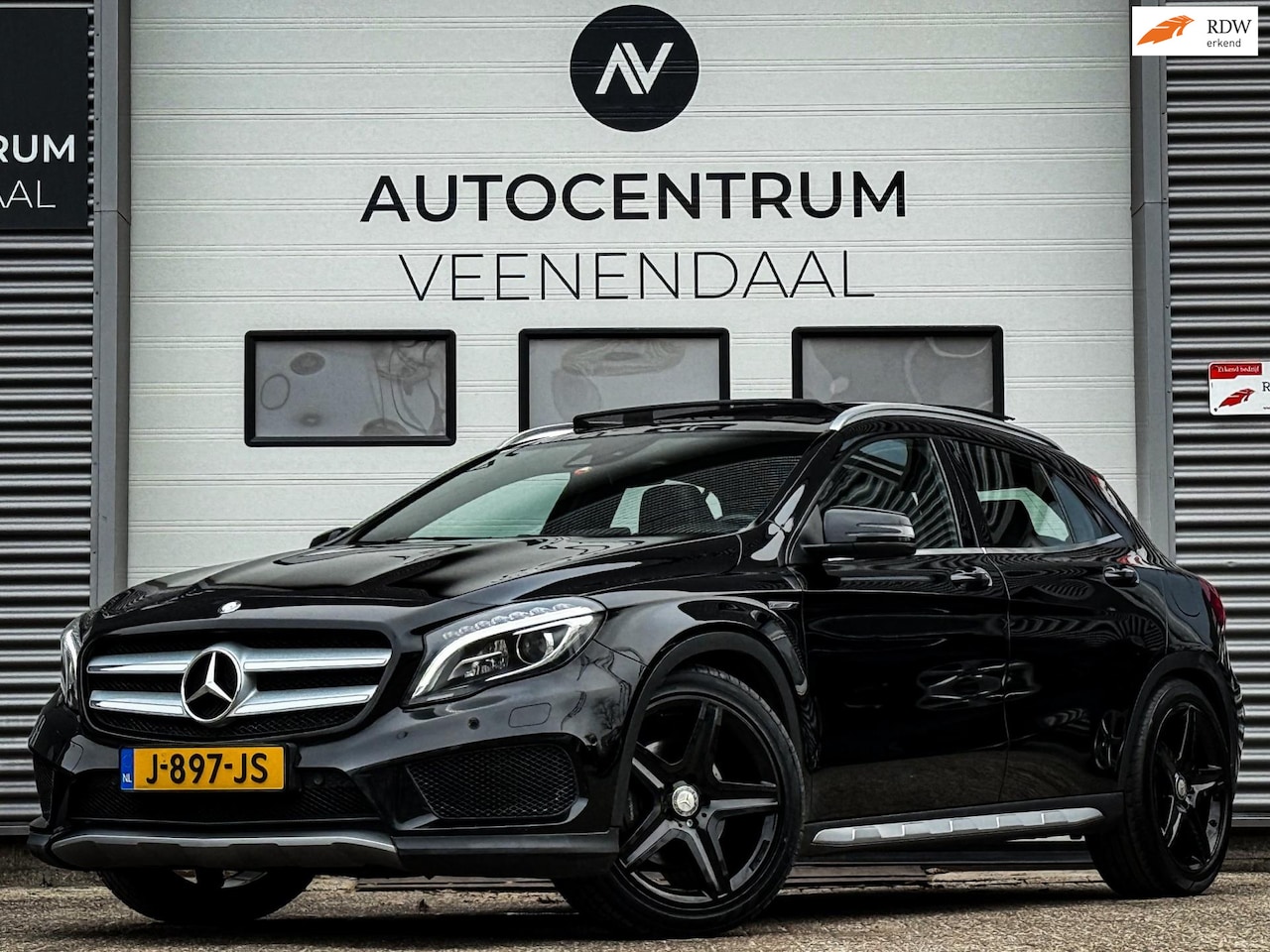 Mercedes-Benz GLA-Klasse - GLA 220 d 3X AMG PANO/SFEER/CAMERA/KEYLESS/EL. STOEL - AutoWereld.nl