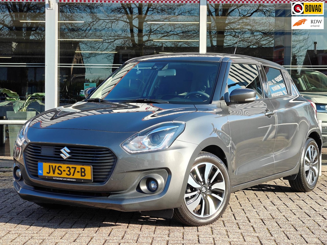 Suzuki Swift - 1.0 Stijl | Automaat | Stoelverwarming | Achteruitrijcamera | Navigatie | Bluetooth - AutoWereld.nl