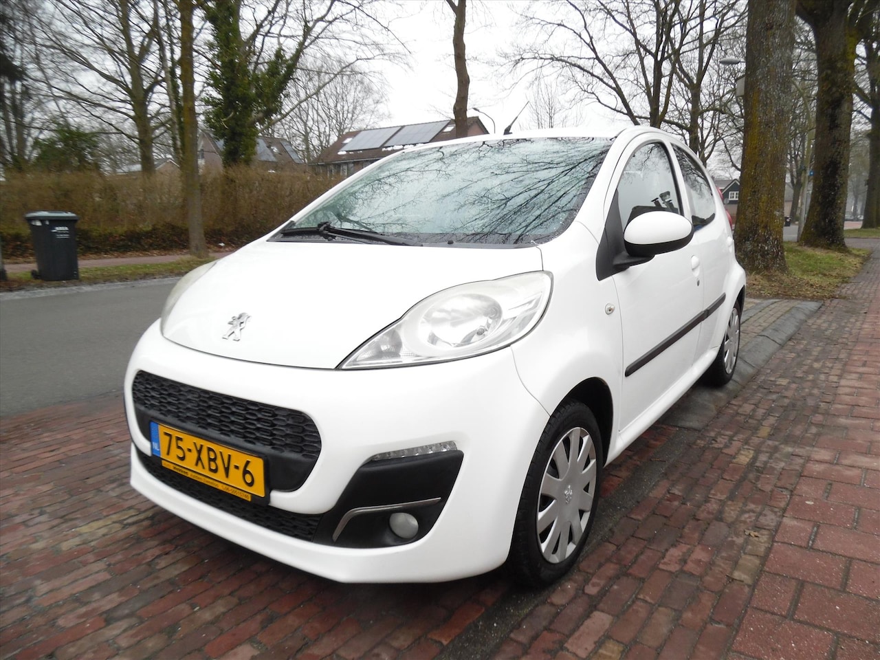 Peugeot 107 - 1.0 12V 68PK 5D XR + Pack ACCENT - AutoWereld.nl