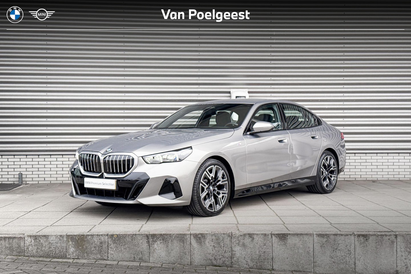 BMW 5-serie - Sedan 520i M Sportpakket / Innovation Pack / Comfort Pack / Stoelventilatie / Elektrisch v - AutoWereld.nl