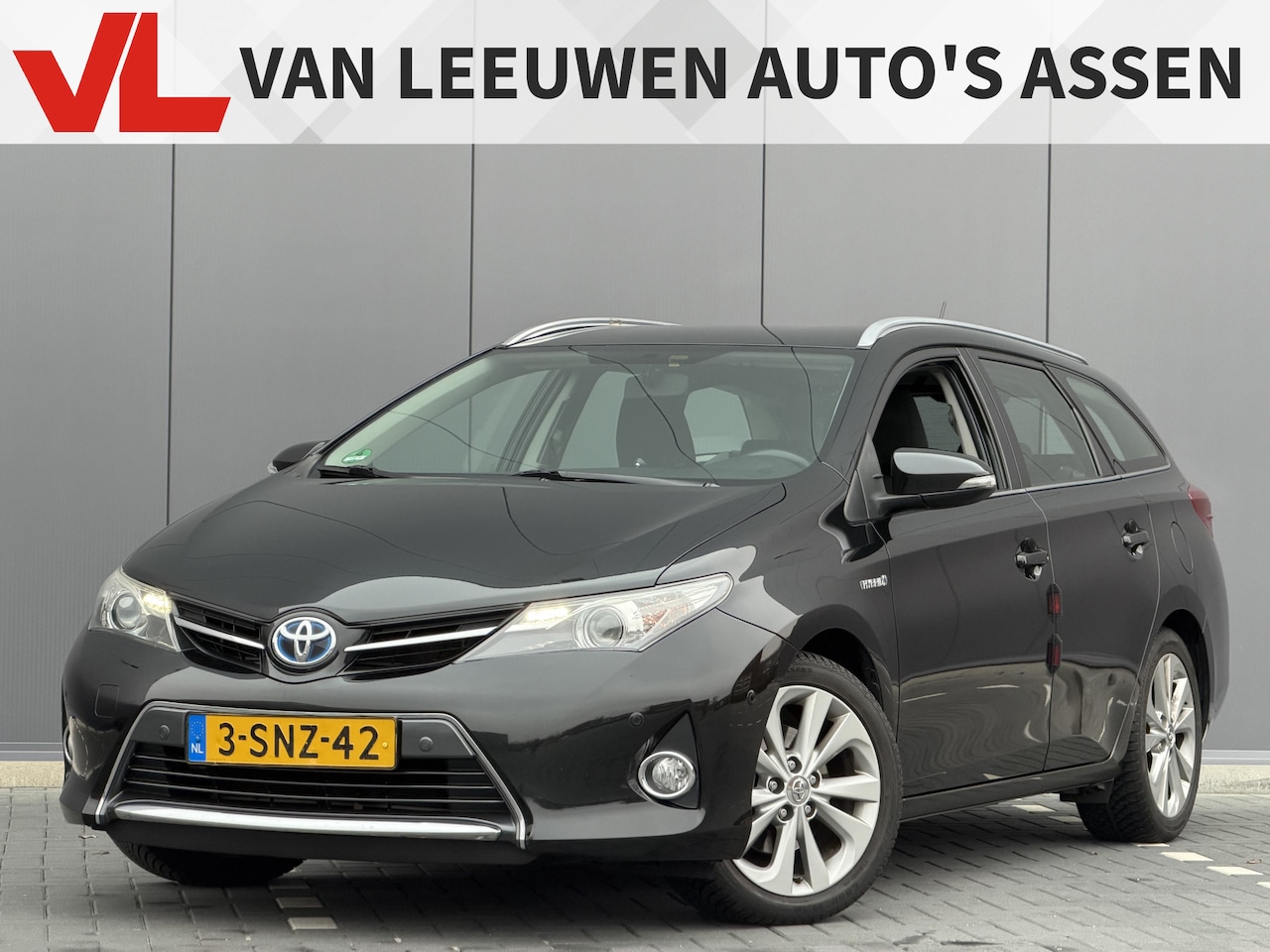 Toyota Auris Touring Sports - 1.8 Hybrid Executive | Nieuw binnen | Goed onderhouden | Navi | RIJKLAAR - AutoWereld.nl
