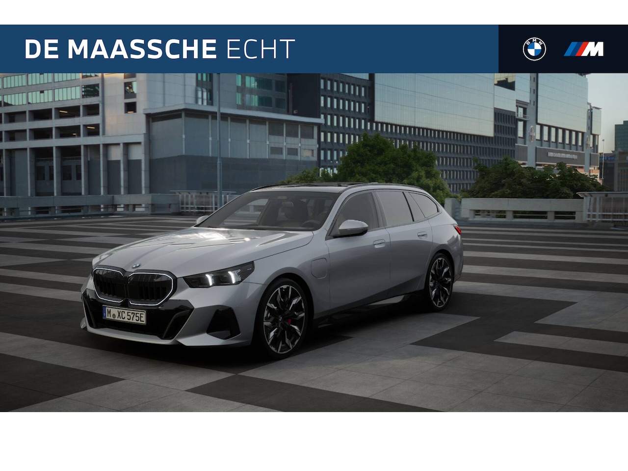 BMW 5-serie Touring - 530e M Sport Automaat / Panoramadak / Trekhaak / Adaptieve LED / Parking Assistant Plus / - AutoWereld.nl