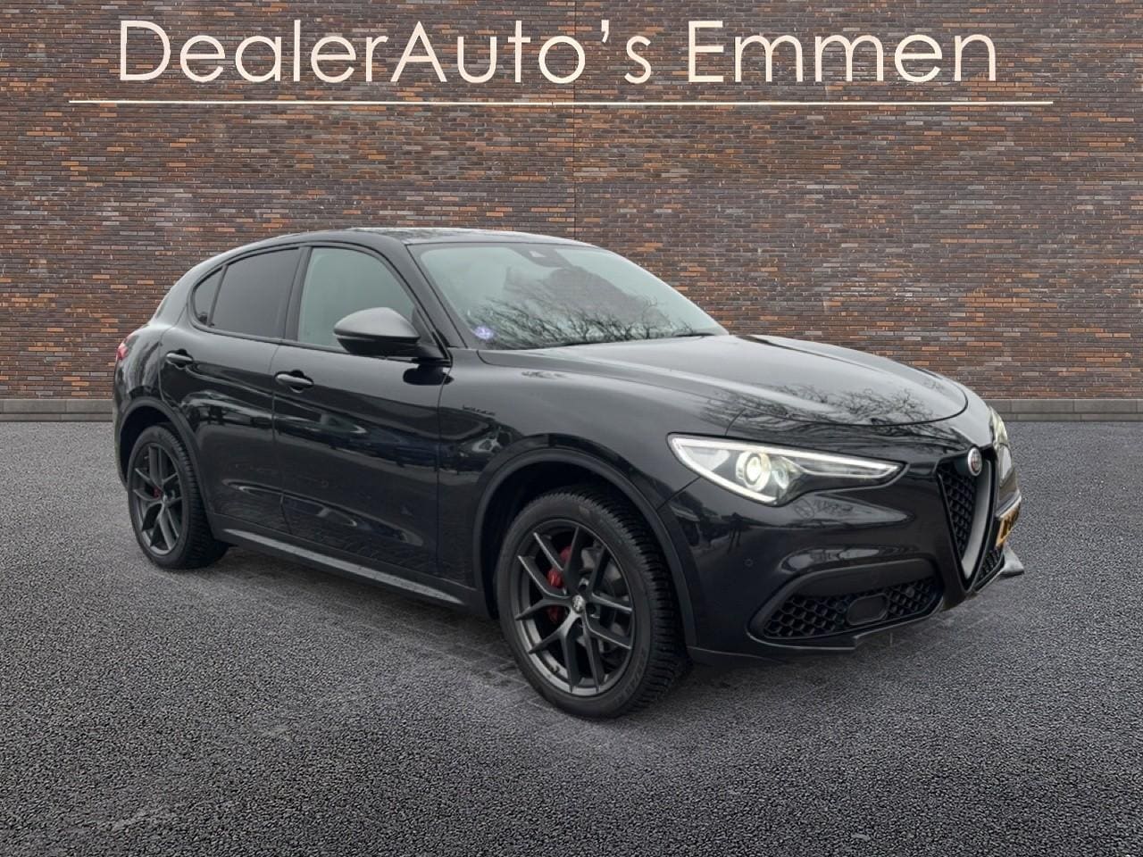 Alfa Romeo Stelvio - 2.0 T AWD Veloce met afn.trekhaak. - AutoWereld.nl