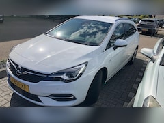 Opel Astra Sports Tourer - 1.4 Elegance Automaat | 69000 km Lederen interieur | Memory stoelen | Trekhaak | 1 eigenaa