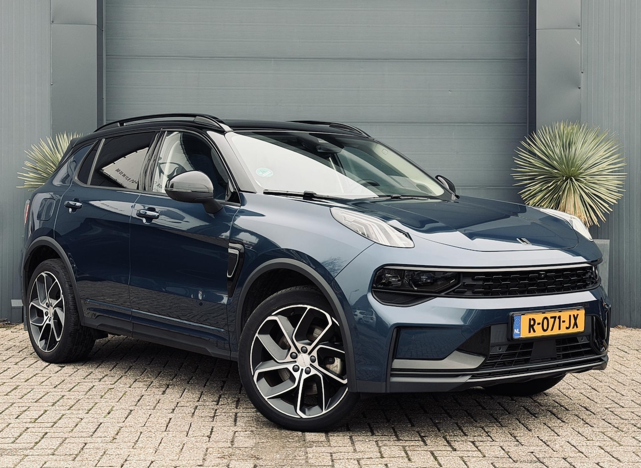 Lynk & Co 01 - 1.5 Pano/Navi/Camera/Black Style - AutoWereld.nl