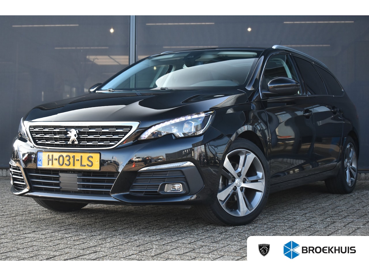 Peugeot 308 SW - 1.2 PureTech Blue Lease Premium 130pk Automaat | Panoramadak | Adaptive Cruise | FOCAL | A - AutoWereld.nl