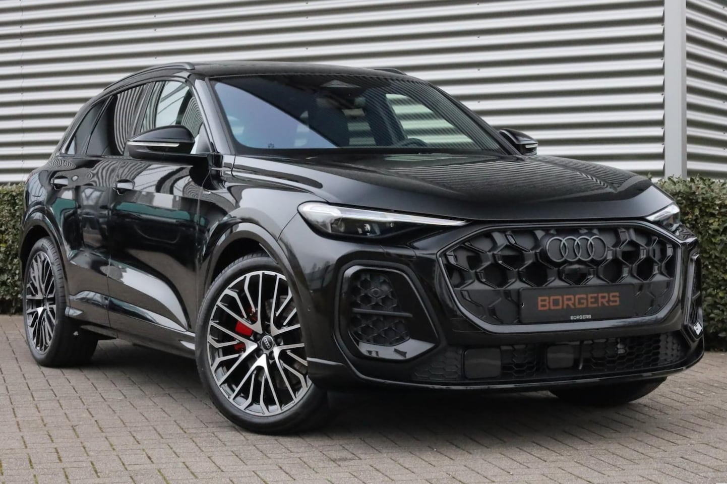 Audi Q5 - e-hybrid Competition Luchtvering l Trekhaak l Pano - AutoWereld.nl