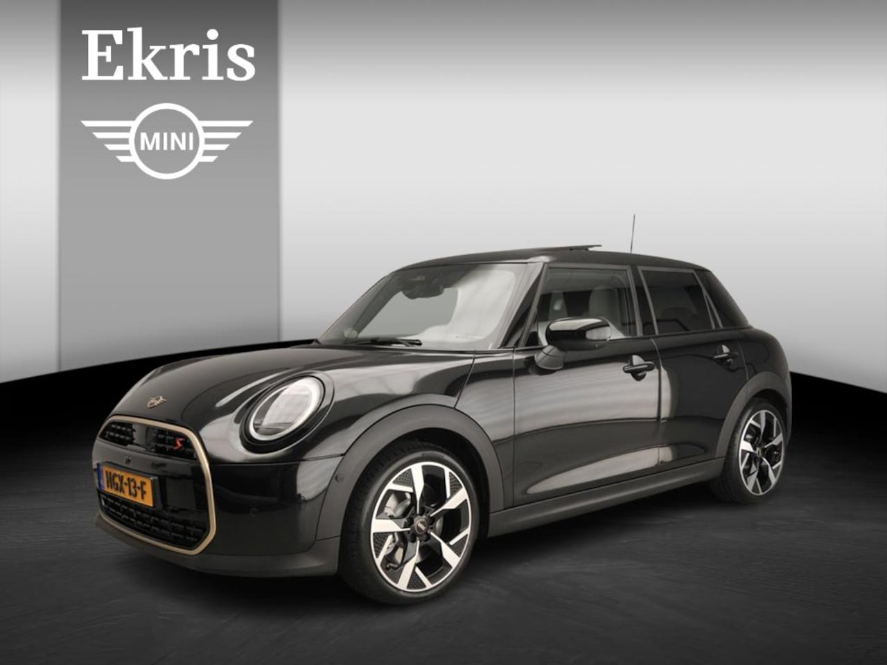 MINI Cooper S - 5-deurs Automaat / Panoramadak / Harman-Kardon / JCW stoelen / LED / Active cruise / Alu w - AutoWereld.nl