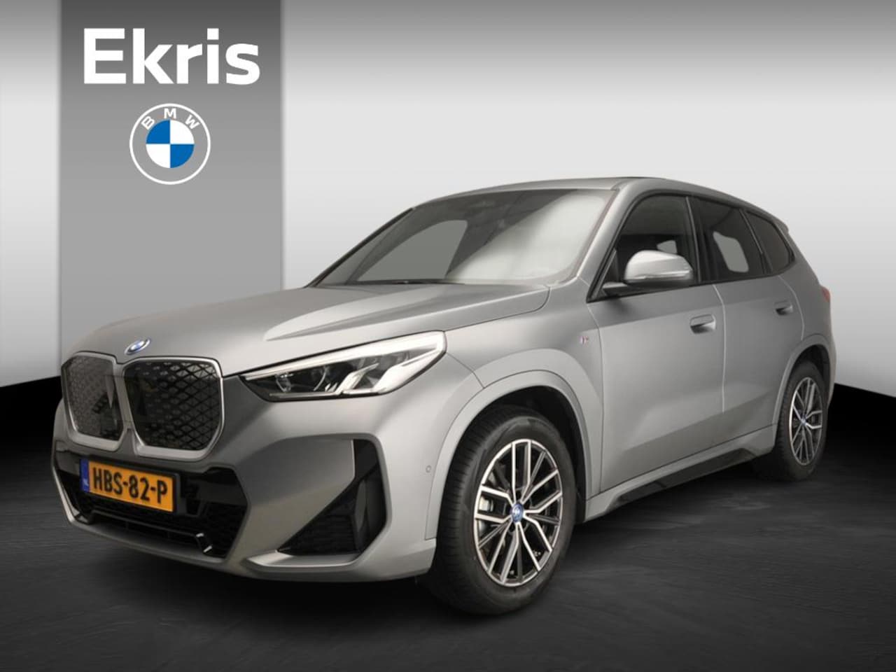BMW iX1 - eDrive20 | M-Sportpakket | LED | Navigatie | Schuifdak | Trekhaak | Elektr. zetels | DAB | - AutoWereld.nl