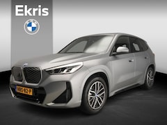 BMW iX1 - eDrive20 | M-Sportpakket | LED | Navigatie | Schuifdak | Trekhaak | Elektr. zetels | DAB |