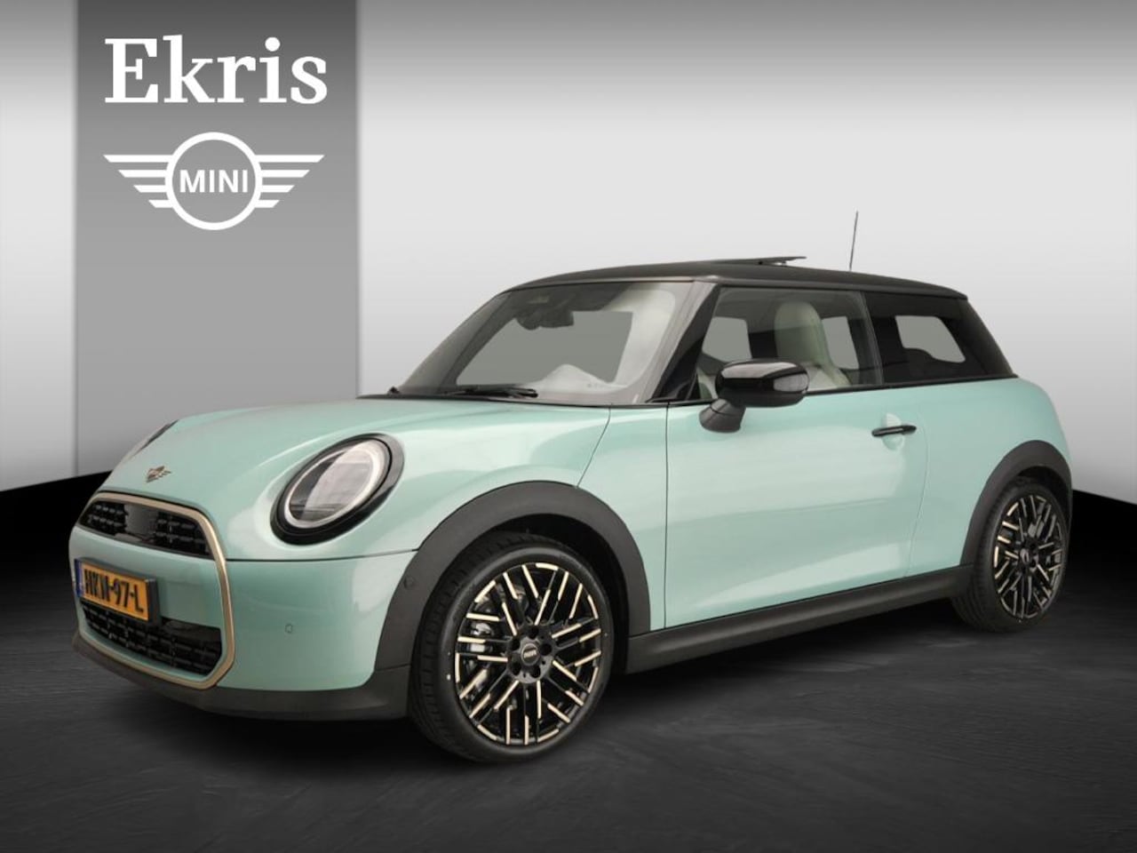 MINI Cooper - 3-deurs C Automaat / Favoured Trim / Pakket M / Panoramadak / Park assist / Head-up / Alu - AutoWereld.nl