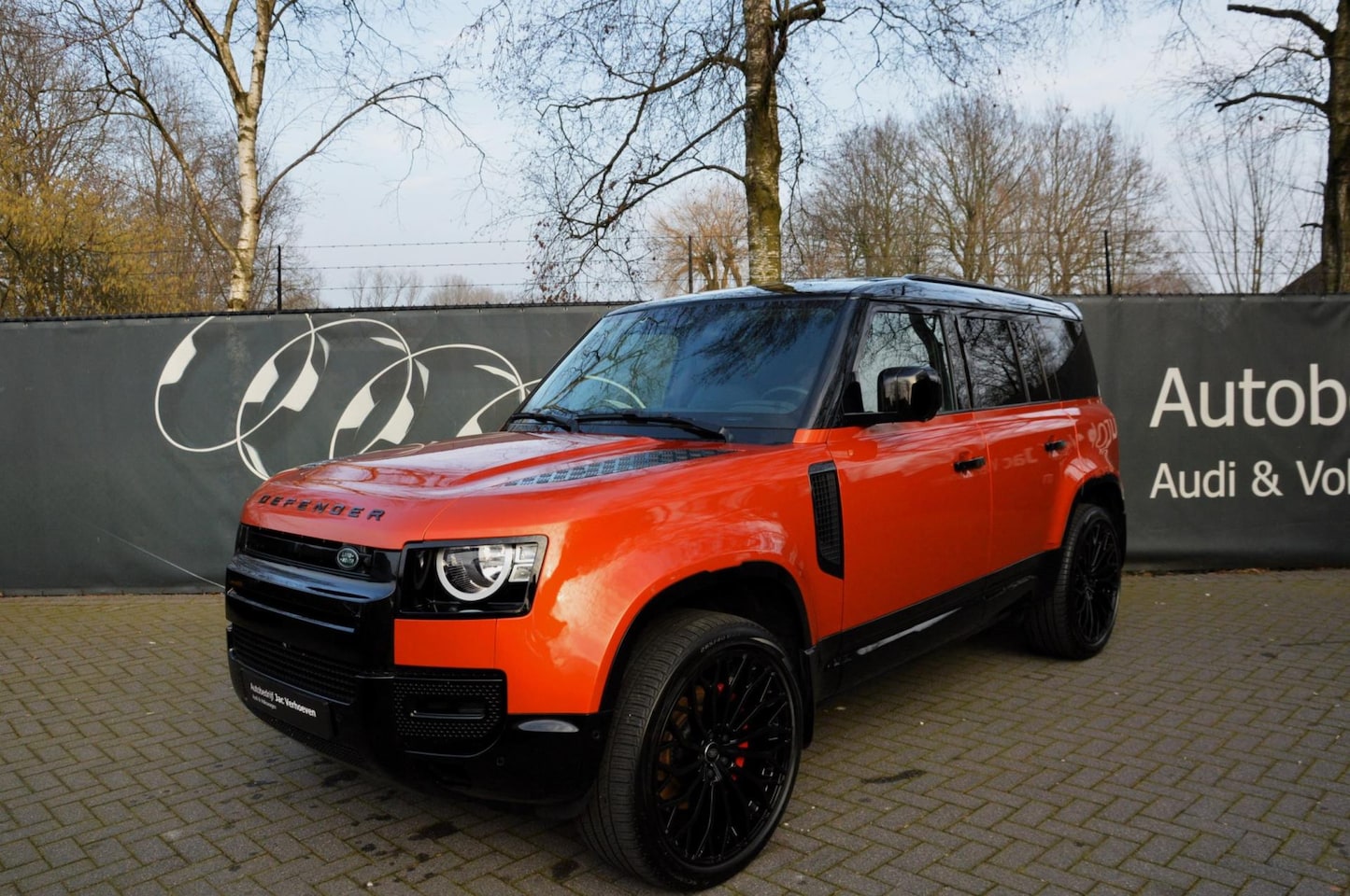 Land Rover Defender 110 - 3.0 D300 |Grijs Kenteken|Full Map Navi|Black Pack|Automaat| - AutoWereld.nl