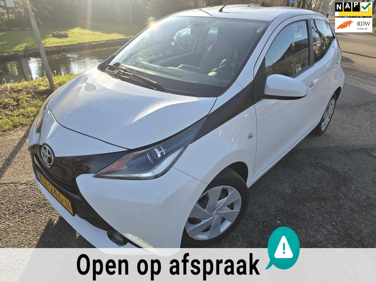 Toyota Aygo - 1.0 VVT-i x-play/Airco/Navi/5drs - AutoWereld.nl