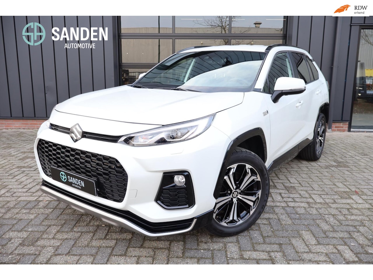 Suzuki Across - 2.5 Plug-in Hybrid Style 4WD | RIJKLAARPRIJS | BTW | LED | STUURVERW. - AutoWereld.nl