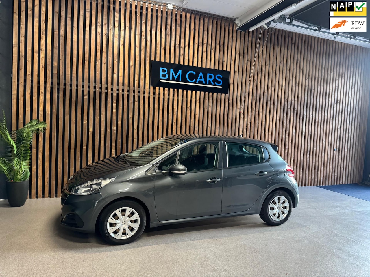 Peugeot 208 - 1.2 PureTech Blue Lion Airco, Navigatie, Cruise - AutoWereld.nl