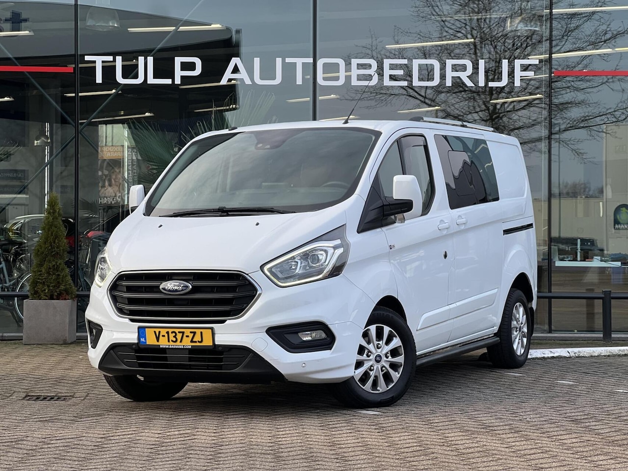 Ford Transit Custom - 300 2.0 TDCI L1H1 Limited DC 300 2.0 TDCI L1H1 Limited DC Automaat - AutoWereld.nl
